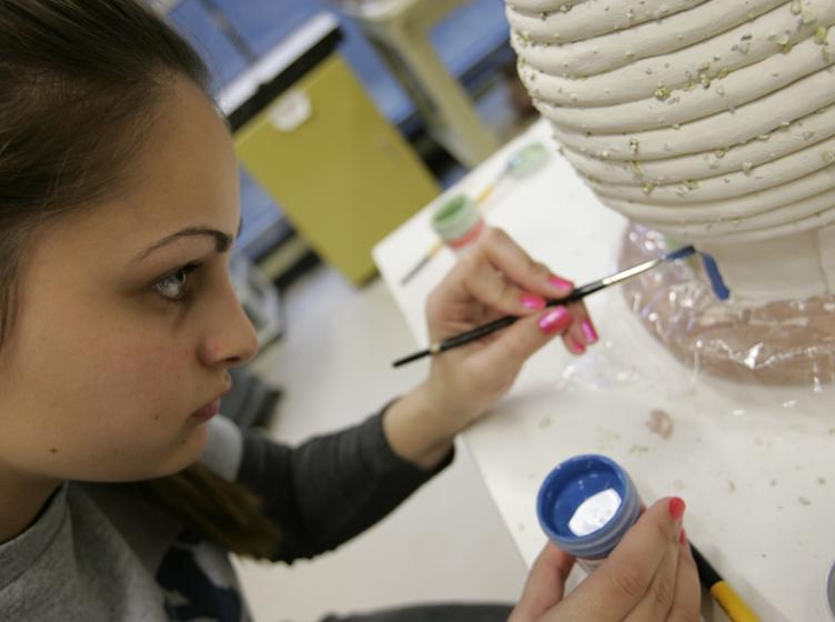 Student in Art class